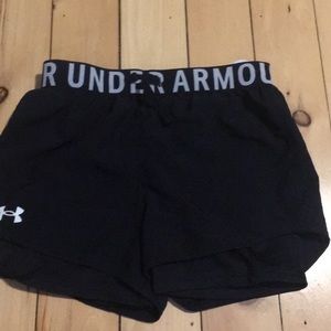 brand new without tags,never wore.under armour biker shorts.